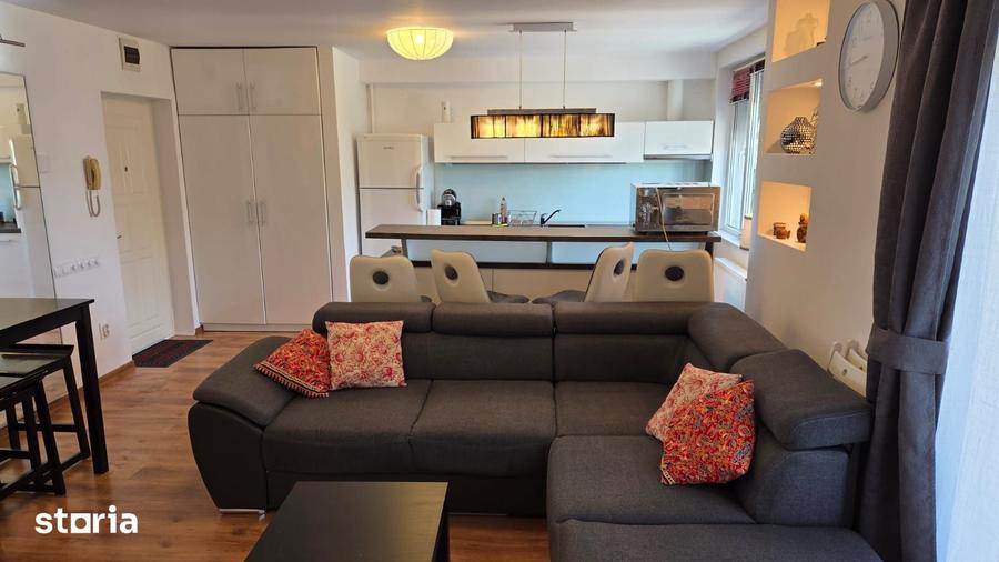 Apartament cu 4 camere decomandat în Ultracentral