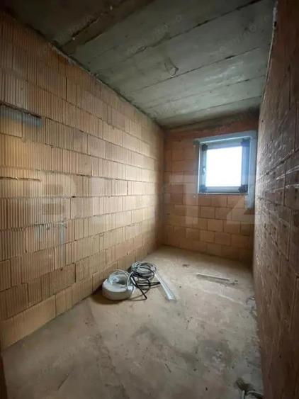 Casă cu Teren 240 Mp în Borhanci
