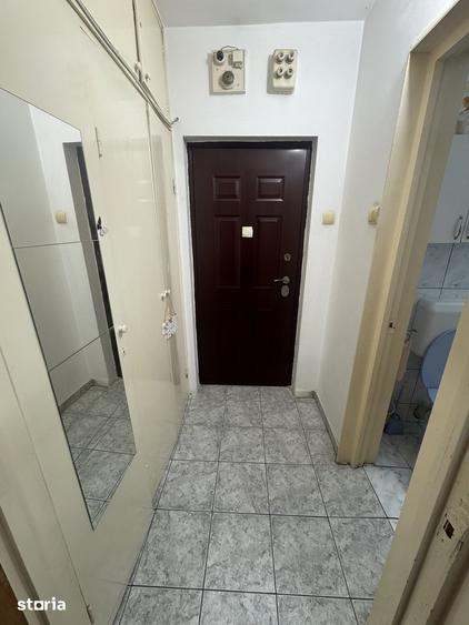 Garsonieră semidecomandată în Titan