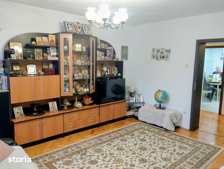 Apartament cu 3 camere decomandat în Dorobanților