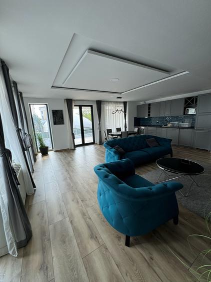 Apartament cu 4 camere decomandat în Central