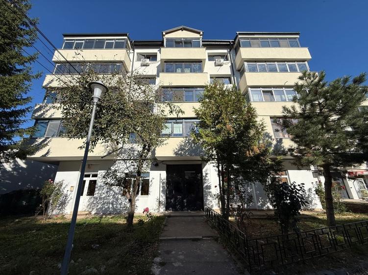 Apartament cu 2 camere decomandat, mobilat în Poiana Câmpina