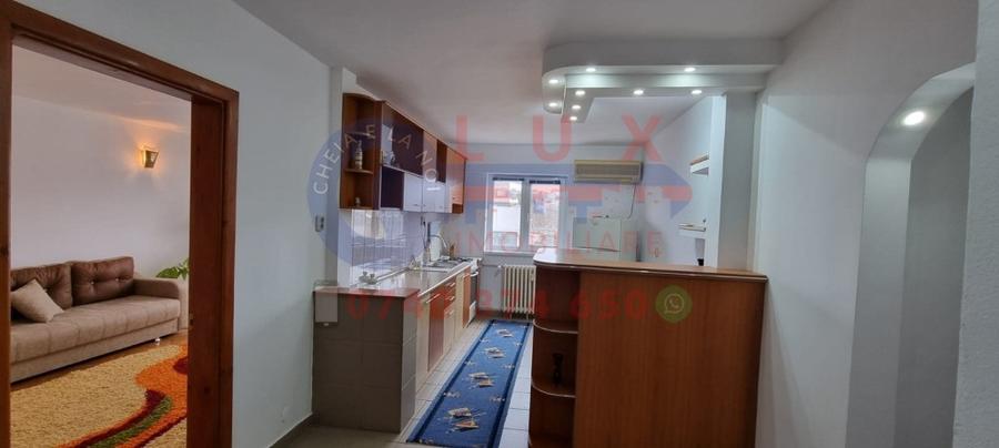 Apartament cu 3 camere decomandat în Piața Nouă