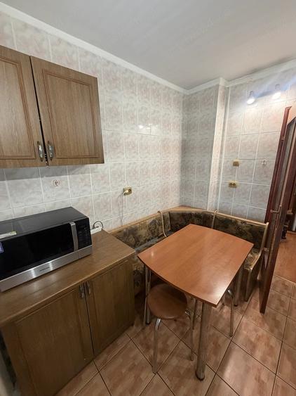 Apartament cu 3 camere decomandat în 9 Mai