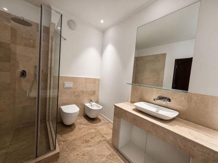 Apartament cu 4 camere decomandat în Kiseleff