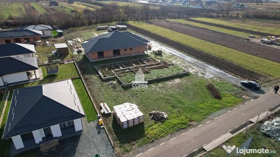Casă cu 5 camere cu Teren 1300 Mp în Recea