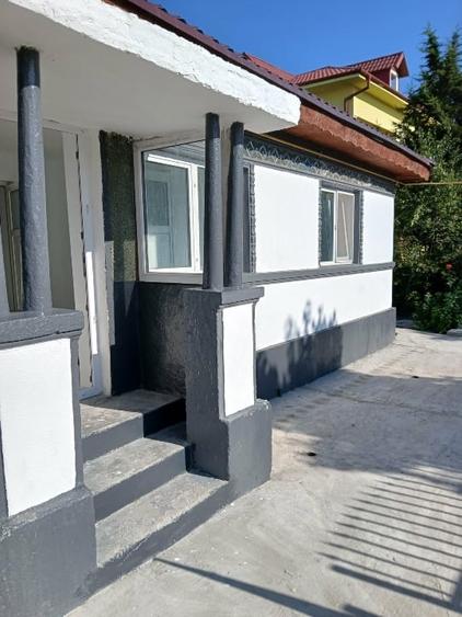 Casă individuală cu 5 camere cu Canalizare în Periferie