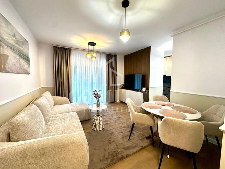 Apartament cu 3 camere semidecomandat, mobilat în Florești