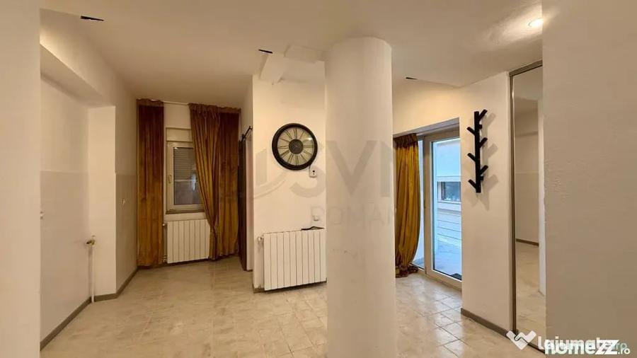 Apartament cu 3 camere decomandat în Polonă
