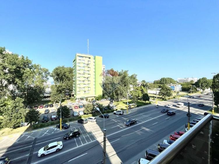Apartament cu 2 camere decomandat, mobilat în Central