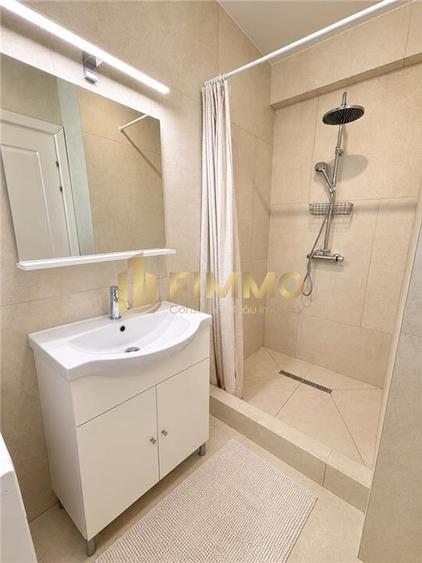 Duplex cu 3 camere cu Canalizare în Est