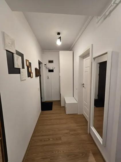 Apartament cu 3 camere decomandat, mobilat în Vest
