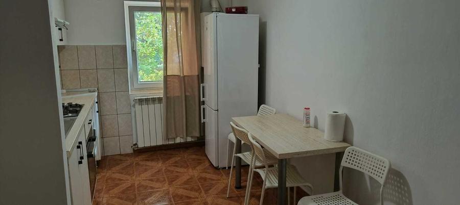 Apartament cu 2 camere decomandat în Nicolina