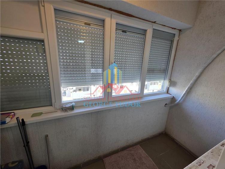 Apartament cu 2 camere semidecomandat, mobilat în Militari