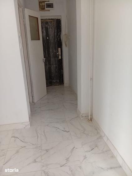 Apartament cu 2 camere decomandat în Berceni