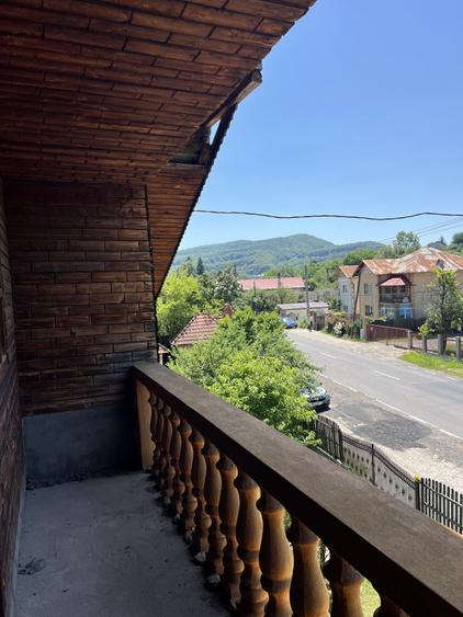 Casă individuală cu 10 camere cu Teren 5164 Mp în Malu cu Flori