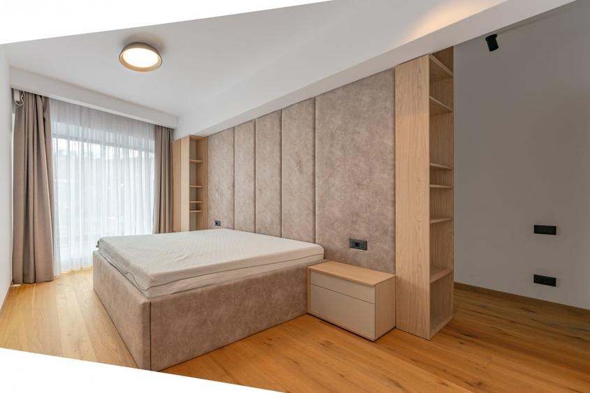 Apartament cu 4 camere decomandat, mobilat în Central