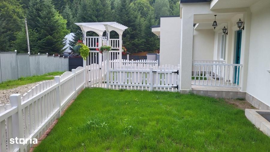 Casă cu Teren 1750 Mp în Măneciu