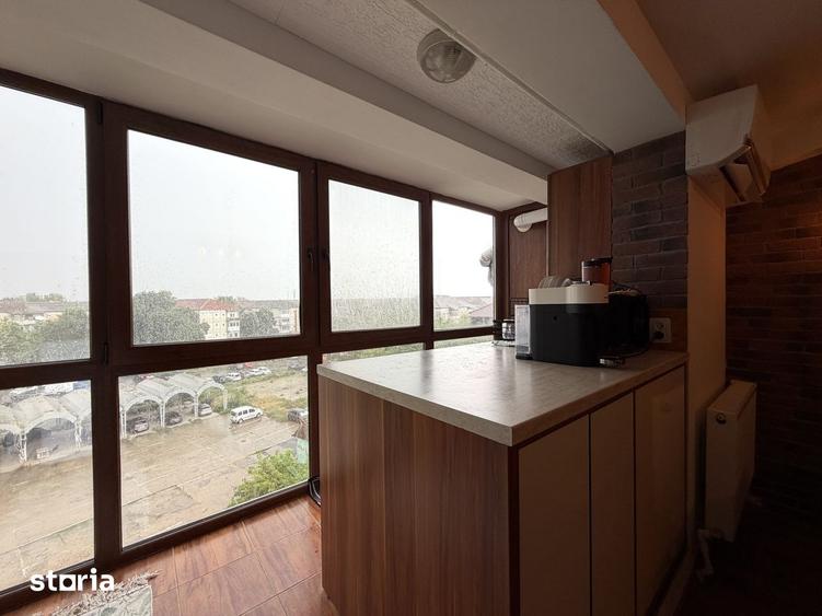 Apartament cu 3 camere semidecomandat, mobilat în Soarelui