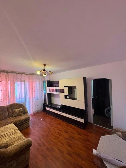Apartament cu 2 camere semidecomandat în Galata