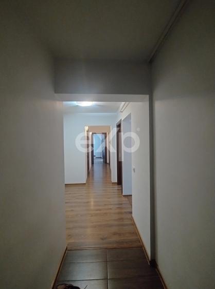 Apartament cu 3 camere decomandat, mobilat în Găvana