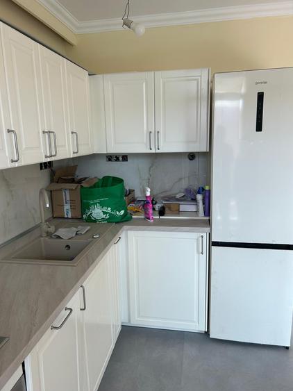 Apartament cu 2 camere semidecomandat, mobilat în Borhanci