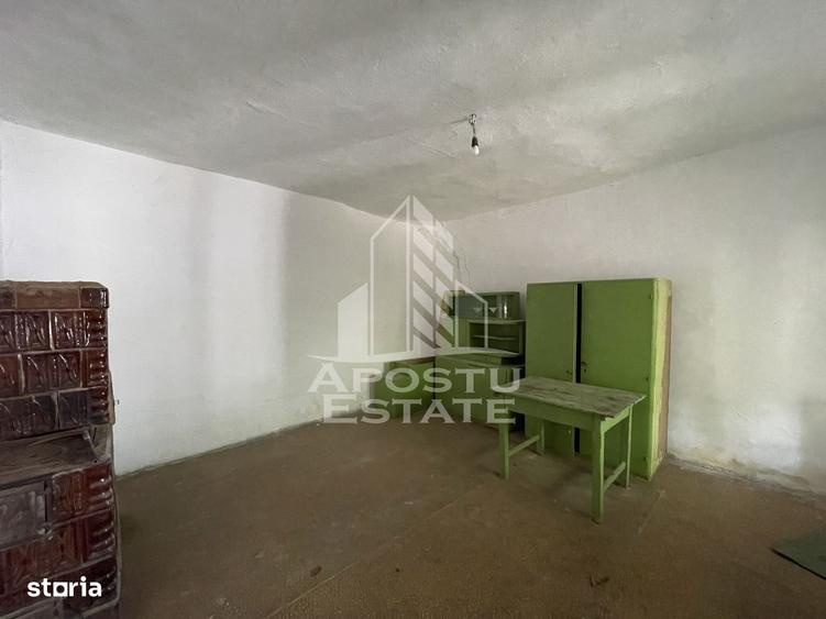 Casă cu 2 camere cu Teren 1554 Mp în Săcălaz