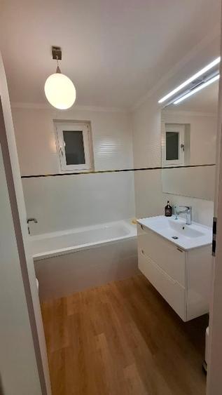 Duplex cu 5 camere cu Canalizare în Central