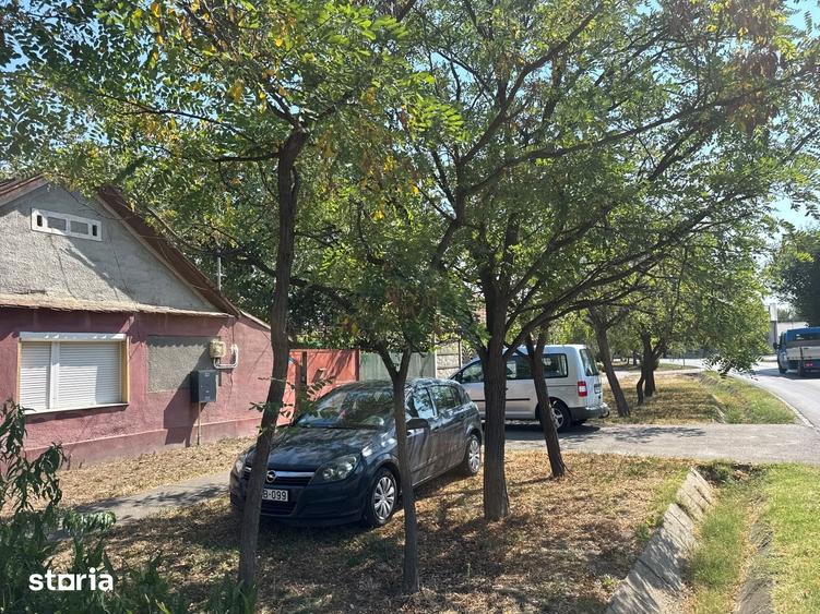 Casă cu 4 camere cu Teren 1381 Mp în Central