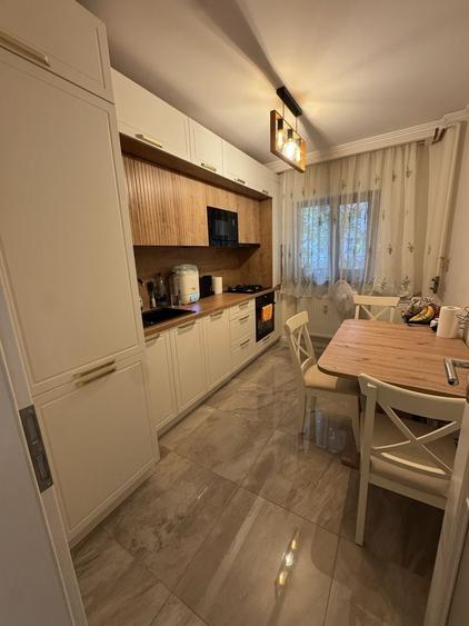 Apartament cu 3 camere decomandat în Turda