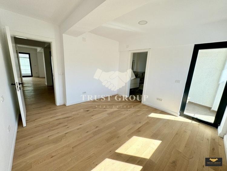 Apartament cu 3 camere decomandat în Polonă