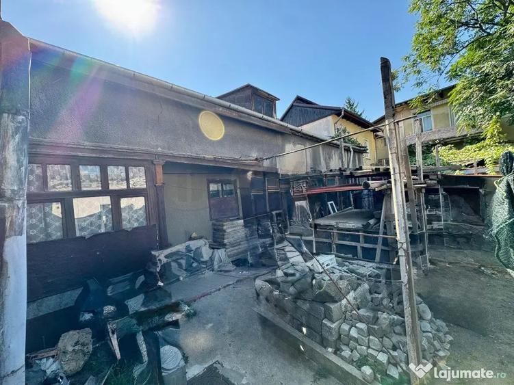 Casă cu 5 camere cu Canalizare în Calea Plevnei