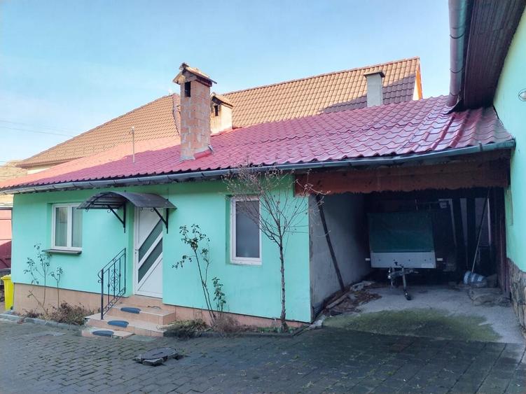 Casă cu 4 camere în Rășinari