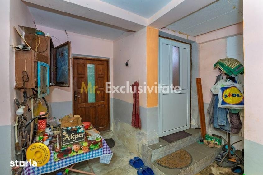 Casă cu 8 camere cu Teren 5232 Mp în Căldăraru