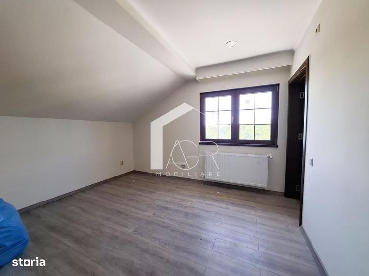 Casă cu 4 camere în Central