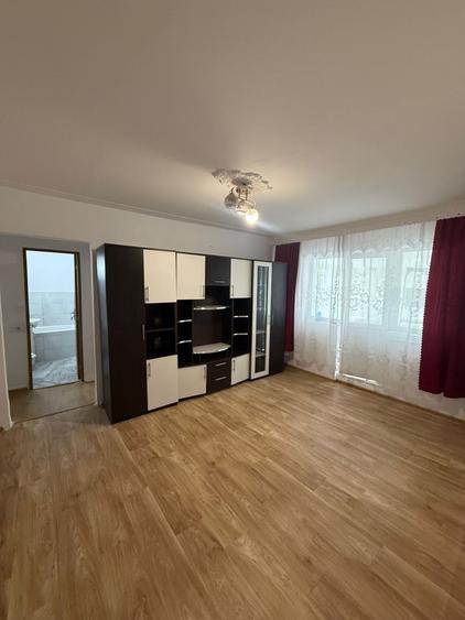 Apartament cu 2 camere semidecomandat în Alecu Russo