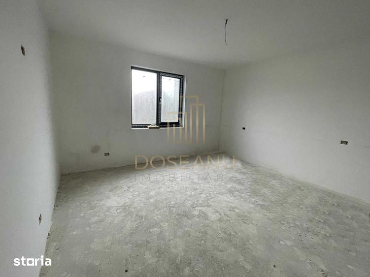 Casă cu 5 camere cu Canalizare în Sânmartin