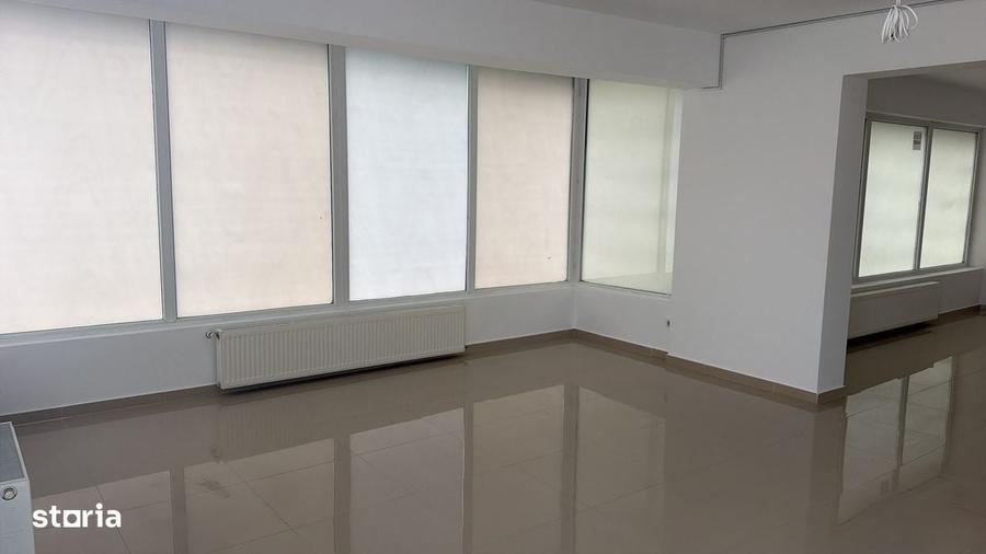 Spațiu comercial, de 65 mp, în Central