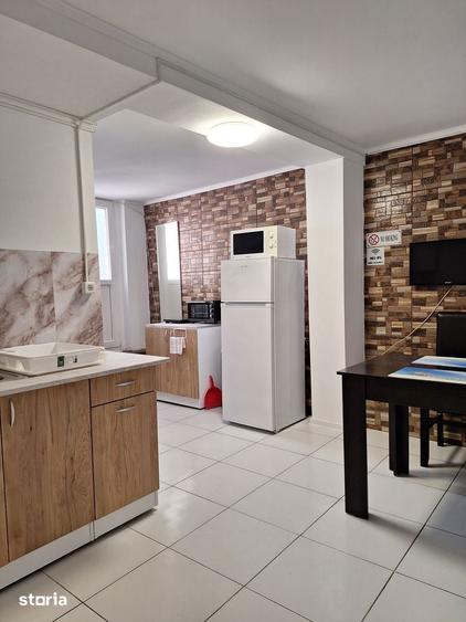 Casă cu 7 camere decomandat cu Teren 183 Mp în Faleza Nord