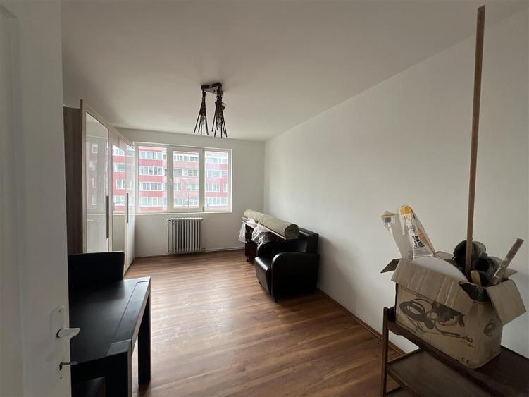 Apartament cu 3 camere decomandat în Decebal