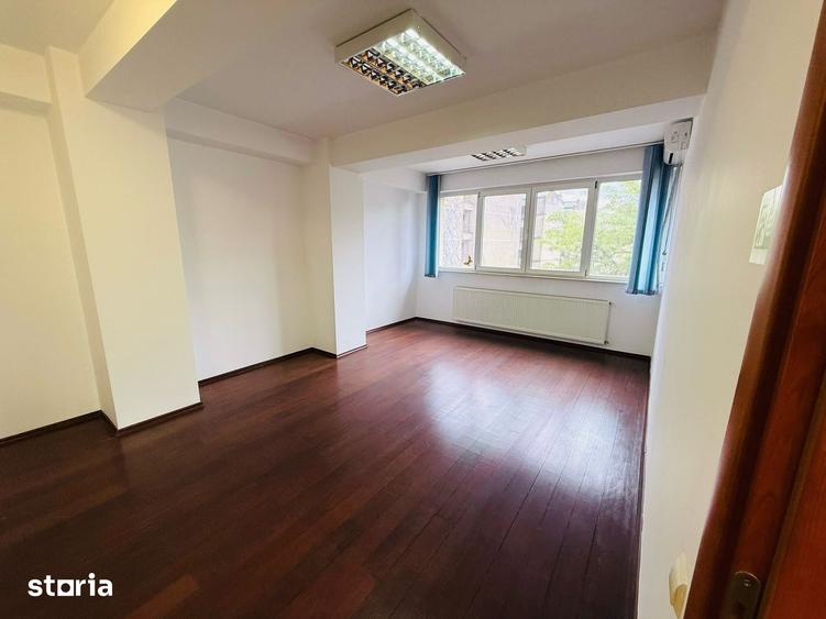 Apartament cu 4 camere în Dorobanți