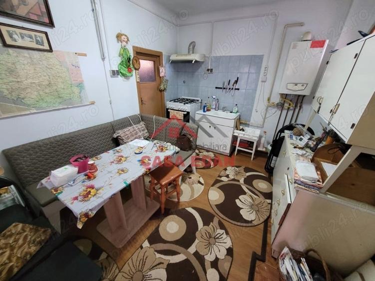 Casă cu 4 camere în Băicoi