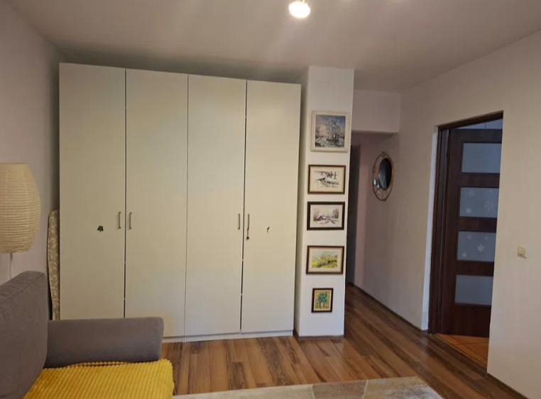 Apartament cu 2 camere semidecomandat în Crângași