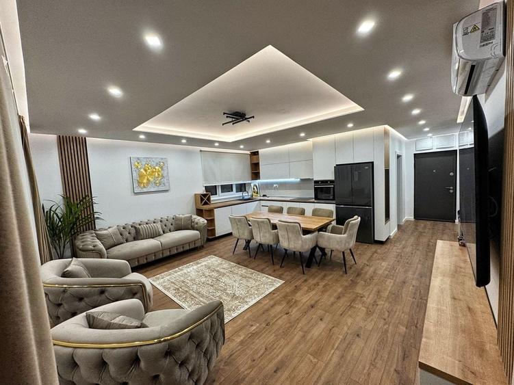 Apartament cu 3 camere decomandat în Corunca