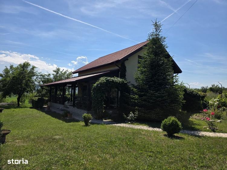 Casă cu 4 camere în Bălata