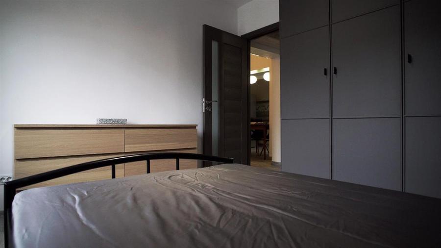 Apartament cu 3 camere decomandat, mobilat în Centru Civic