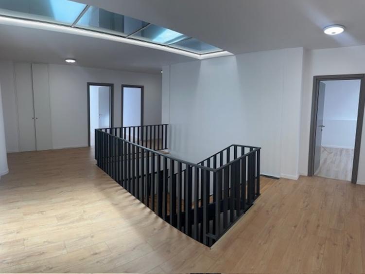 Birou, de 12.300000190735 mp, în Orașul Vechi