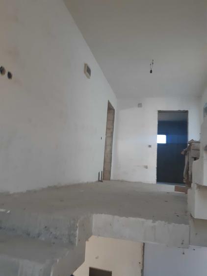Casă cu 4 camere în Bradu