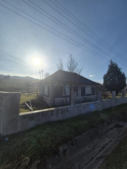 Casă cu 3 camere în Ciucea