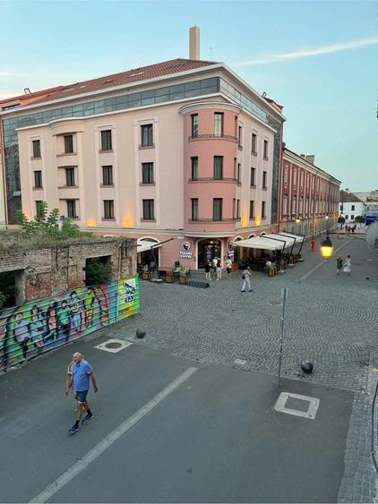 Garsonieră decomandată în P-ța Unirii